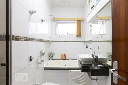 Casa à venda com 250m², 3 quartos e 2 vagasBanheiro 3