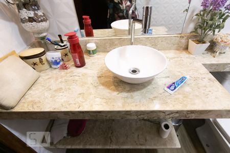 Casa à venda com 250m², 3 quartos e 2 vagasDetalhe banheiro