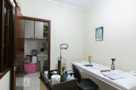 Casa à venda com 250m², 3 quartos e 2 vagasQuarto de Serviço