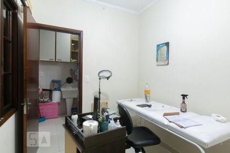 Casa à venda com 250m², 3 quartos e 2 vagasQuarto de Serviço