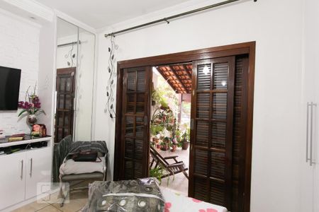 Casa à venda com 250m², 3 quartos e 2 vagasQuarto Suíte