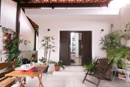 Casa à venda com 250m², 3 quartos e 2 vagasVaranda do Quarto Suíte