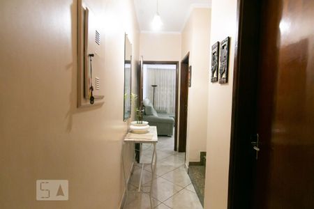 Casa à venda com 250m², 3 quartos e 2 vagasCorredor