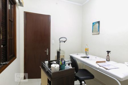 Casa à venda com 250m², 3 quartos e 2 vagasQuarto de Serviço