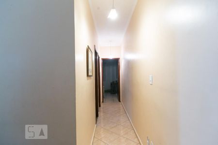 Casa à venda com 250m², 3 quartos e 2 vagasCorredor