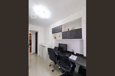 Apartamento à venda com 90m², 2 quartos e 1 vaga Apartamento à venda com 90m², 2 quartos e 1 vagaEscritório