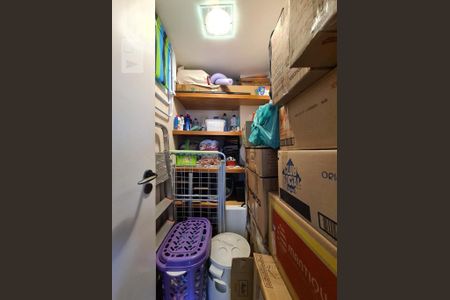 Apartamento à venda com 90m², 2 quartos e 1 vaga Apartamento à venda com 90m², 2 quartos e 1 vagaBanheiro de Serviço