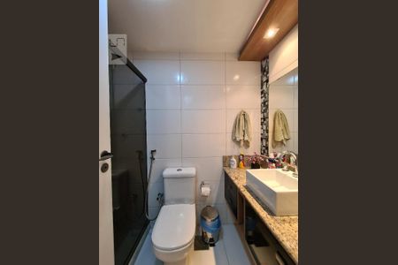 Apartamento à venda com 90m², 2 quartos e 1 vaga Apartamento à venda com 90m², 2 quartos e 1 vagaBanheiro da Suíte