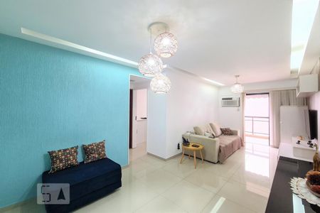 Apartamento à venda com 90m², 2 quartos e 1 vaga Apartamento à venda com 90m², 2 quartos e 1 vagaSala