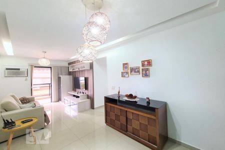 Apartamento à venda com 90m², 2 quartos e 1 vaga Apartamento à venda com 90m², 2 quartos e 1 vagaSala