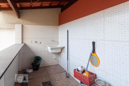 Casa à venda com 140m², 3 quartos e 1 vagaÁrea de serviço
