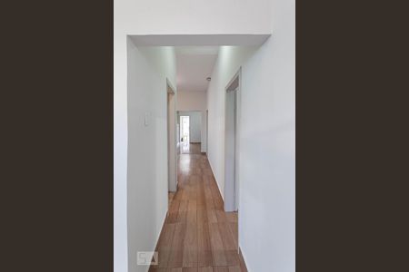 Corredor de casa à venda com 3 quartos, 140m² em Sagrada Família, Belo Horizonte