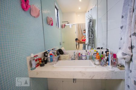 Apartamento à venda com 440m², 5 quartos e 6 vagasBanheiro da Suíte 3
