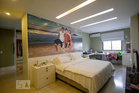 Apartamento à venda com 440m², 5 quartos e 6 vagasSuíte 2