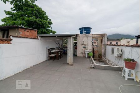Casa à venda com 310m², 4 quartos e sem vaga Casa à venda com 310m², 4 quartos e sem vagaTerraço