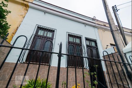 Casa à venda com 310m², 4 quartos e sem vaga Casa à venda com 310m², 4 quartos e sem vagaFachada