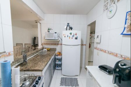 Casa à venda com 310m², 4 quartos e sem vaga Casa à venda com 310m², 4 quartos e sem vagaCozinha
