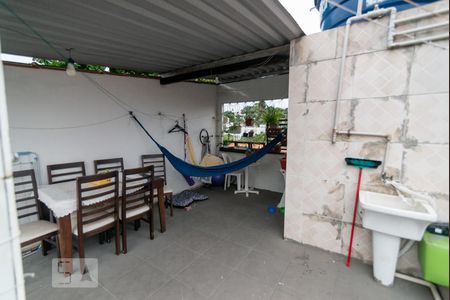 Casa à venda com 310m², 4 quartos e sem vaga Casa à venda com 310m², 4 quartos e sem vagaTerraço