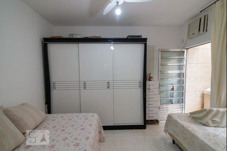 Casa à venda com 310m², 4 quartos e sem vaga Casa à venda com 310m², 4 quartos e sem vagaSuíte