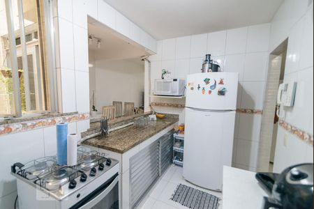 Casa à venda com 310m², 4 quartos e sem vaga Casa à venda com 310m², 4 quartos e sem vagaCozinha