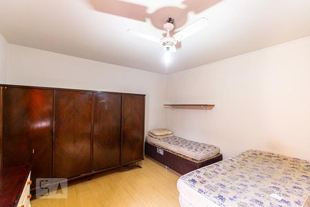 Casa de condomínio à venda com 140m², 6 quartos e sem vaga Casa de condomínio à venda com 140m², 6 quartos e sem vagaSuite