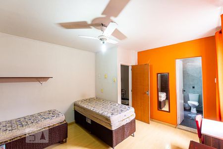 Casa de condomínio à venda com 140m², 6 quartos e sem vaga Casa de condomínio à venda com 140m², 6 quartos e sem vagaSuite