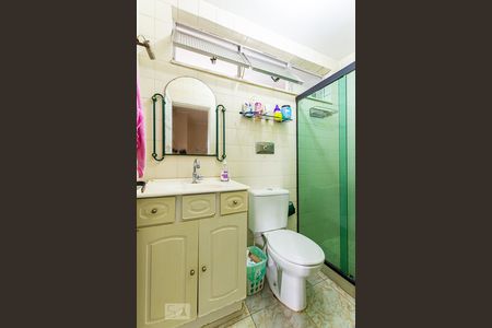 Casa de condomínio à venda com 140m², 6 quartos e sem vaga Casa de condomínio à venda com 140m², 6 quartos e sem vagaBanheiro Social