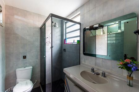 Casa de condomínio à venda com 140m², 6 quartos e sem vaga Casa de condomínio à venda com 140m², 6 quartos e sem vagaBanheiro da Suíte