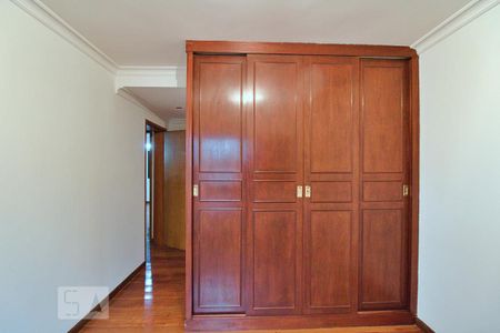 Apartamento à venda com 193m², 4 quartos e 4 vagasSuíte 2