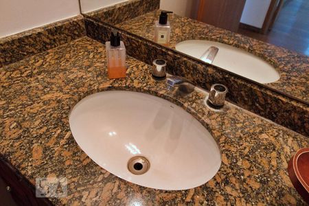 Lavabo de apartamento à venda com 4 quartos, 193m² em Jardim Monte Kemel, São Paulo