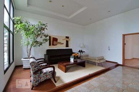 Apartamento à venda com 193m², 4 quartos e 4 vagasHall social