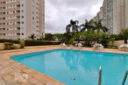 Apartamento à venda com 193m², 4 quartos e 4 vagasÁrea comum - Piscina