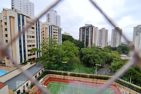 Apartamento à venda com 193m², 4 quartos e 4 vagasVista da Suíte 2