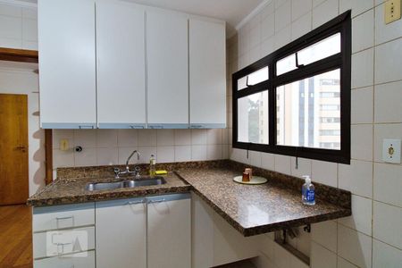 Apartamento à venda com 193m², 4 quartos e 4 vagasCozinha