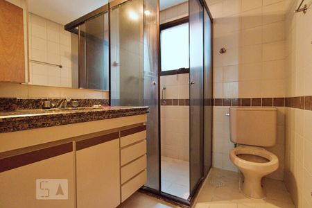 Apartamento à venda com 193m², 4 quartos e 4 vagasBanheiro da Suíte 2