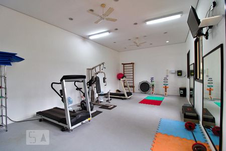 Apartamento à venda com 193m², 4 quartos e 4 vagasÁrea comum - Academia