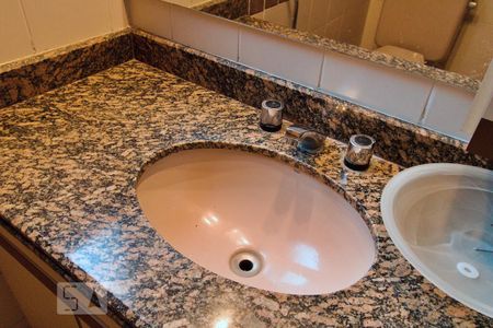 Apartamento à venda com 193m², 4 quartos e 4 vagasBanheiro da Suíte 3