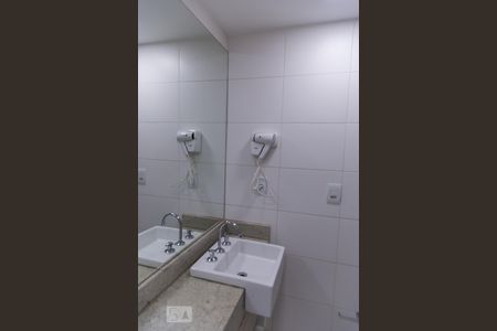 Apartamento à venda com 83m², 2 quartos e 1 vagaBanheiro da Suíte