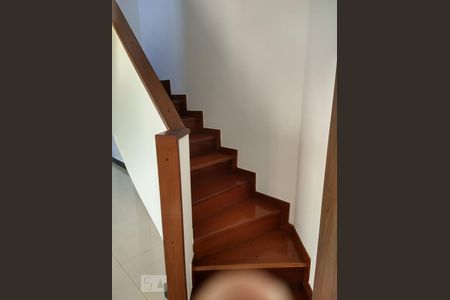 Escada de apartamento para alugar com 4 quartos, 265m² em Sion, Belo Horizonte