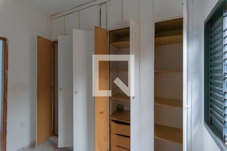 Casa para alugar com 125m², 2 quartos e 1 vaga Casa para alugar com 125m², 2 quartos e 1 vagaQuarto 2 - Armários