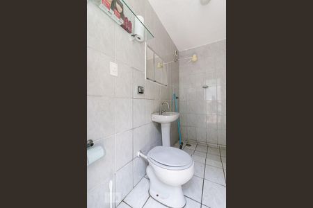 Casa à venda com 110m², 3 quartos e 2 vagas Casa à venda com 110m², 3 quartos e 2 vagasBanheiro de Serviço