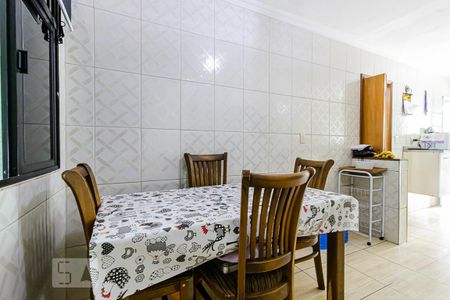 Casa à venda com 110m², 3 quartos e 2 vagas Casa à venda com 110m², 3 quartos e 2 vagasCopa