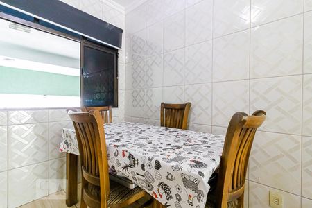 Casa à venda com 110m², 3 quartos e 2 vagas Casa à venda com 110m², 3 quartos e 2 vagasCopa