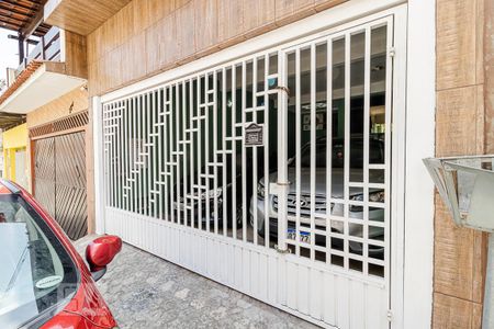Casa à venda com 110m², 3 quartos e 2 vagas Casa à venda com 110m², 3 quartos e 2 vagasFachada
