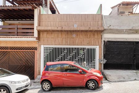 Casa à venda com 110m², 3 quartos e 2 vagas Casa à venda com 110m², 3 quartos e 2 vagasFachada