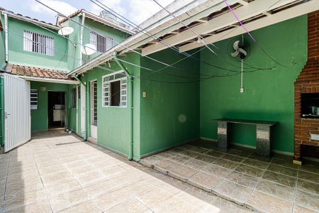 Casa à venda com 110m², 3 quartos e 2 vagas Casa à venda com 110m², 3 quartos e 2 vagasQuintal e Churrasqueira