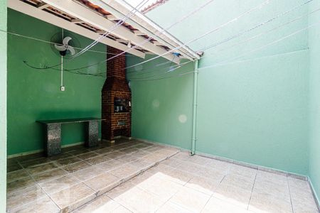 Casa à venda com 110m², 3 quartos e 2 vagas Casa à venda com 110m², 3 quartos e 2 vagasQuintal e Churrasqueira