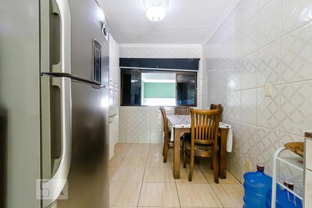 Casa à venda com 110m², 3 quartos e 2 vagas Casa à venda com 110m², 3 quartos e 2 vagasCopa
