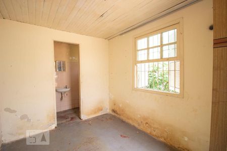 Casa à venda com 140m², 2 quartos e 2 vagasQuarto de Serviço