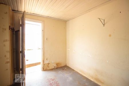 Casa à venda com 140m², 2 quartos e 2 vagasQuarto de Serviço